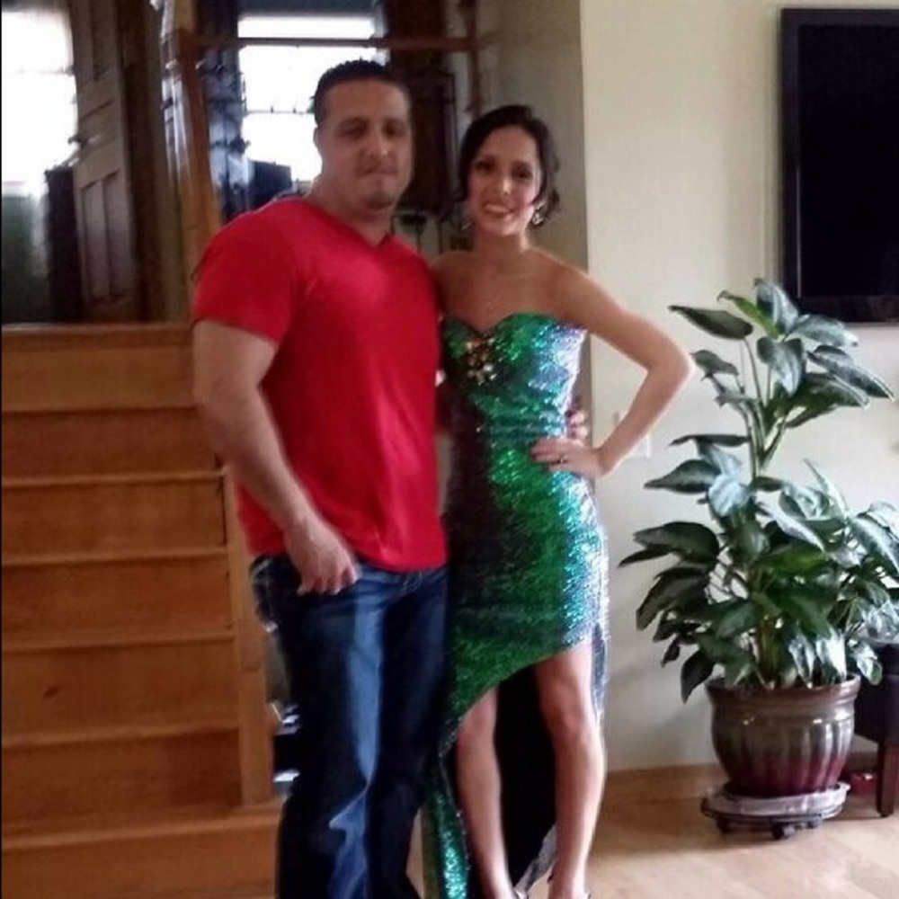Prom dress - Picture 2 of 3
